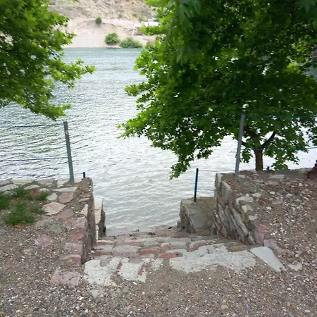 Gasthuis Natura Komani 3*