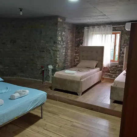 Gasthuis Natura Komani 3*