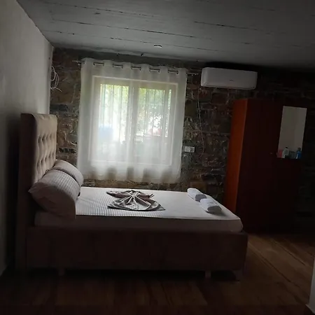 Gasthuis Natura Komani Koman